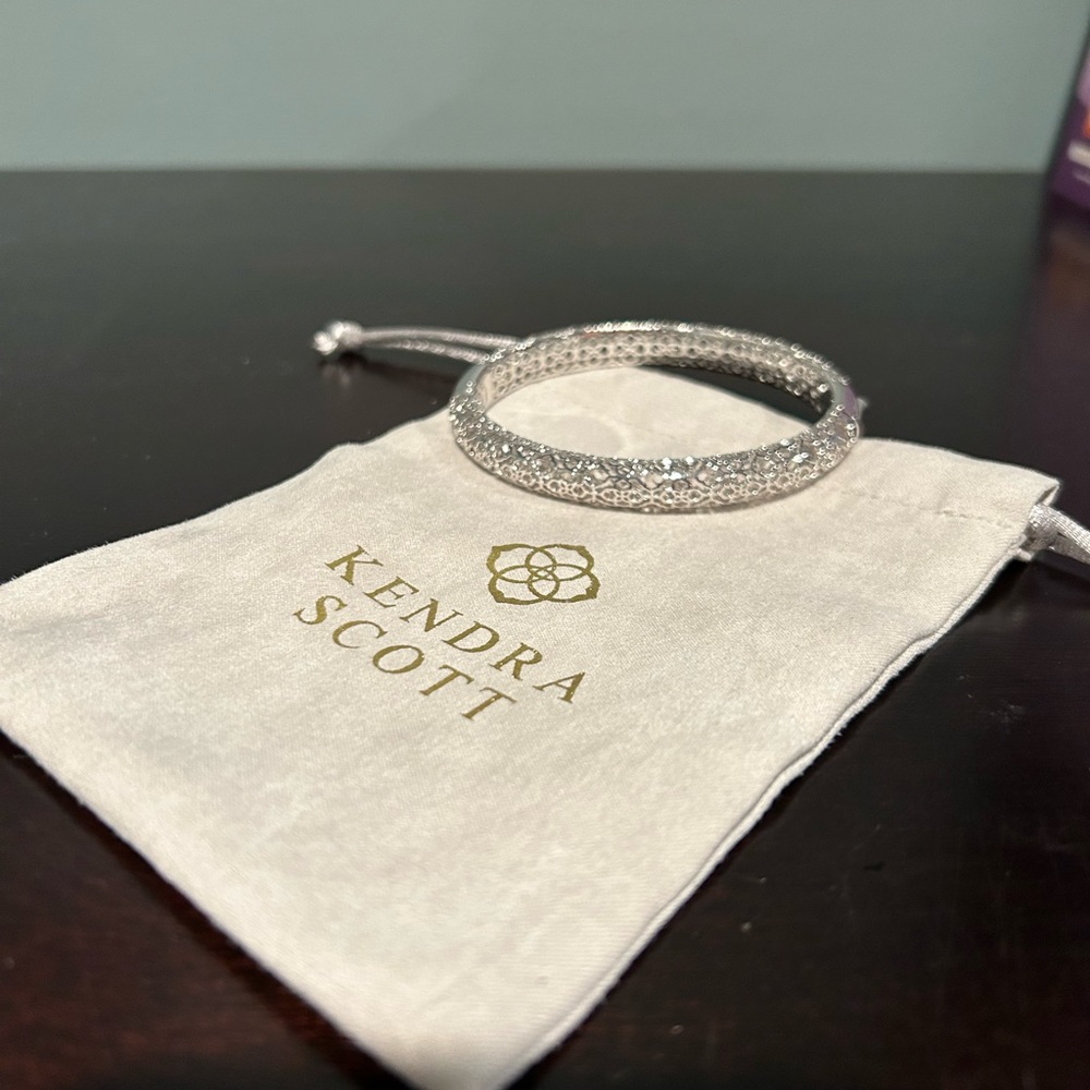 Kendra Scott bracelet